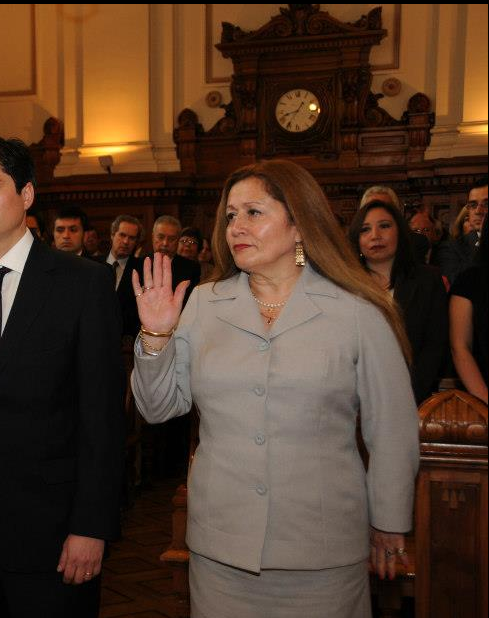 Estrella Concha Pacheco jurando como abogada ante la Corte Suprema, 14 de septiembre de 2012